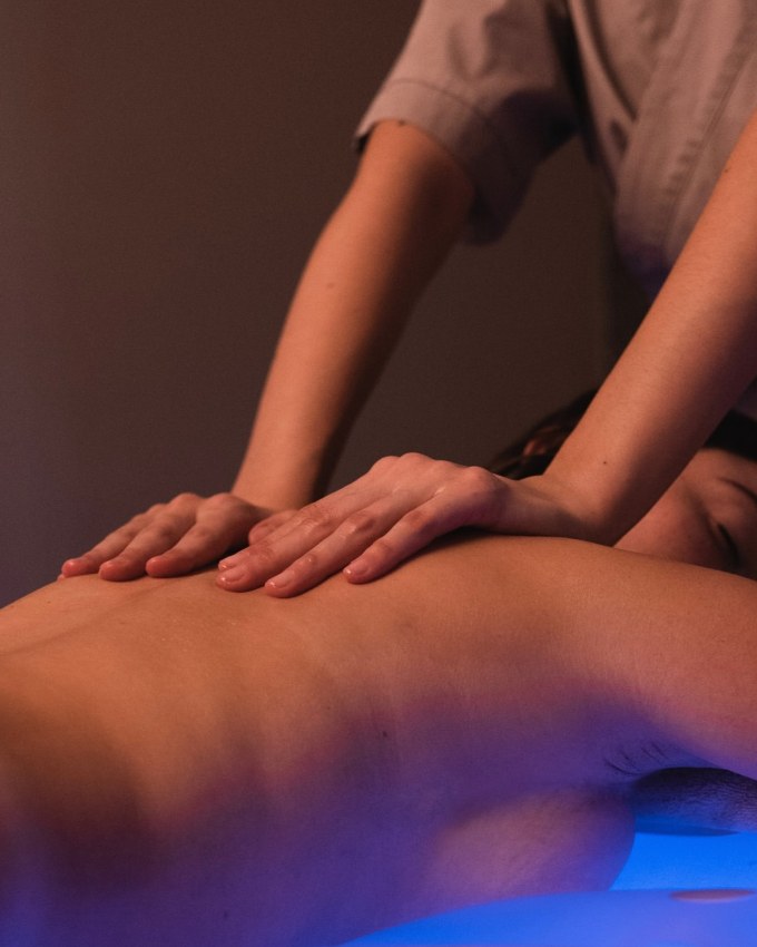 Massaggio in cabina alla spa Ognissanti